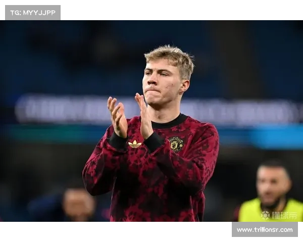 曼联要求3000万镑出售霍伊伦 米兰提议400万租借加3900万买断 曼联要求3000万镑出售霍伊伦 米兰提议400万租借加3900万买断